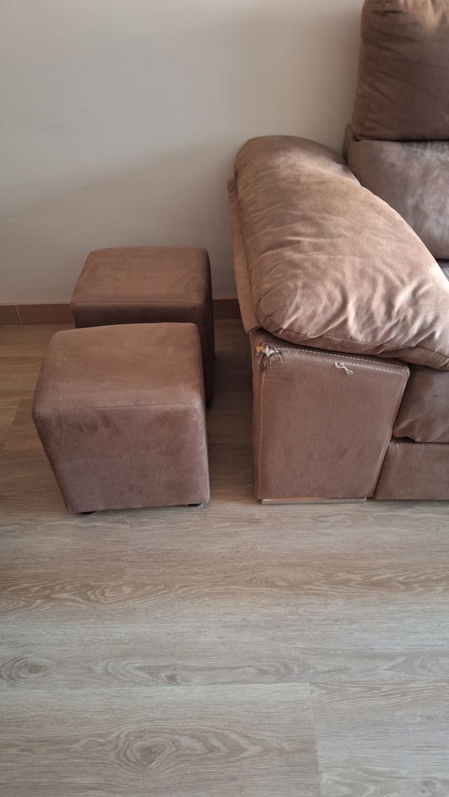 Sofá 3 plazas + 2 pufs (marrón)