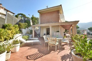 Chalet en venta en Sant Fost de Campsentelles