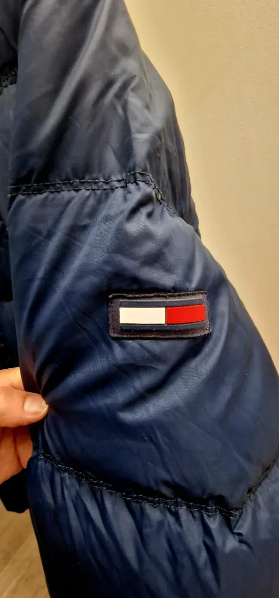 Abrigo Tommy Hilfiger chico azul y rojo