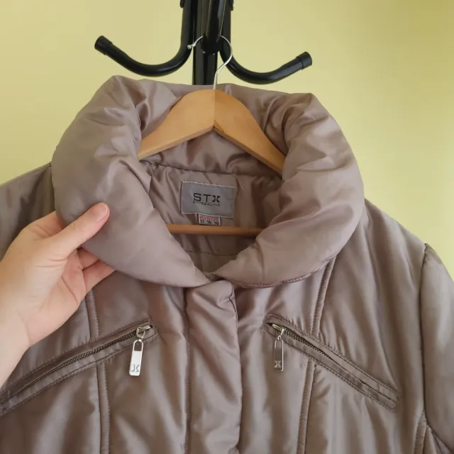 Jaqueta acolchoada bege feminina