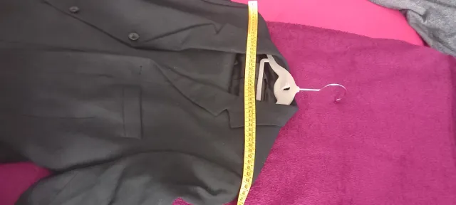 Traje de chico negro como nuevo