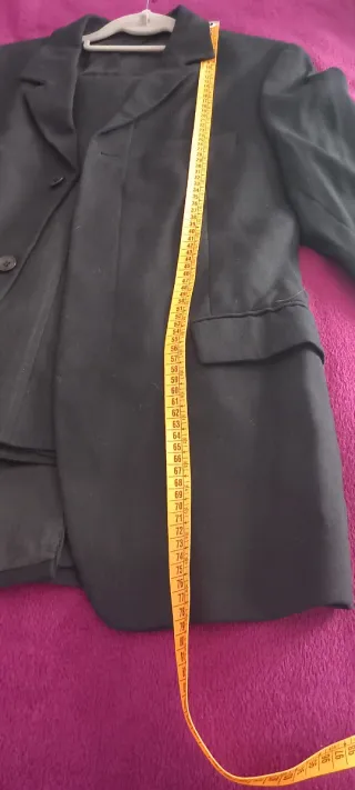 Traje de chico negro como nuevo