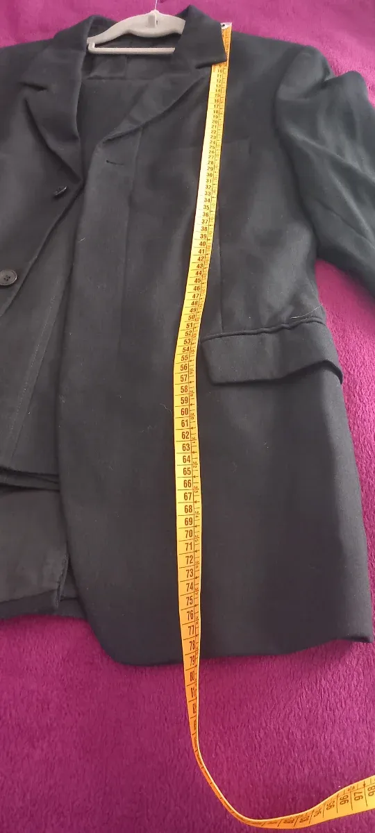 Traje de chico negro como nuevo