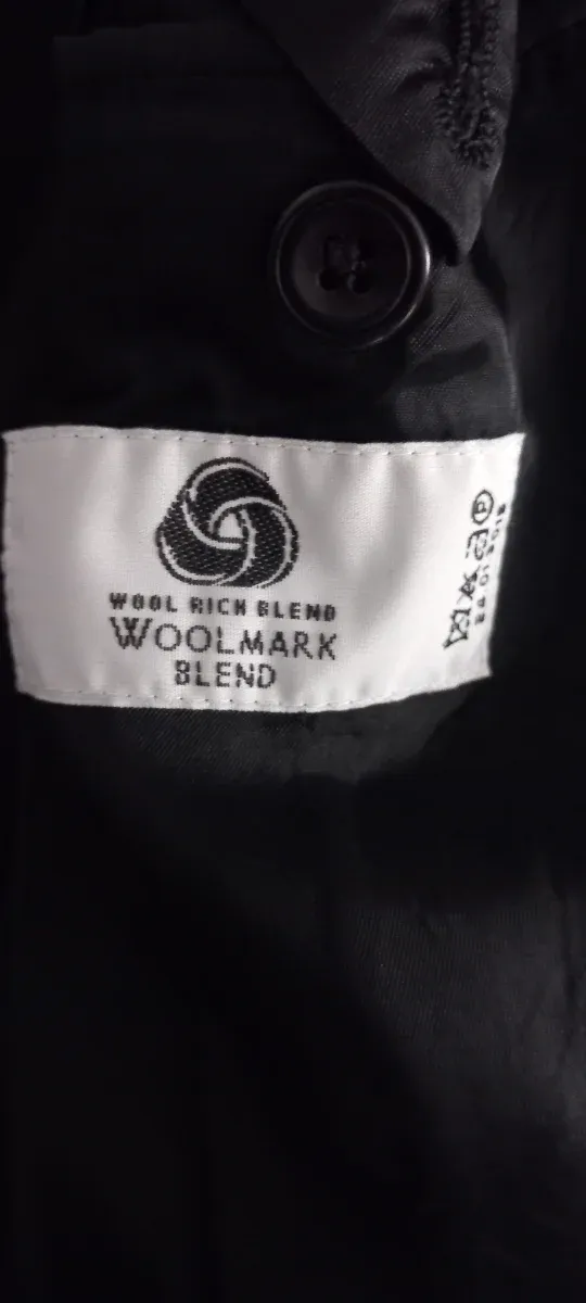 Traje de chico negro como nuevo