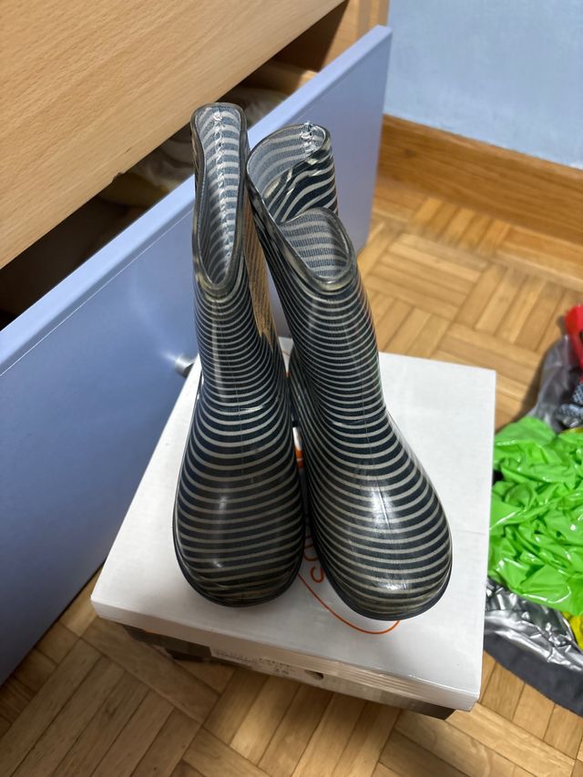 Botas de agua a rayas número 26