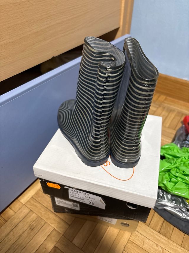 Botas de agua a rayas número 26