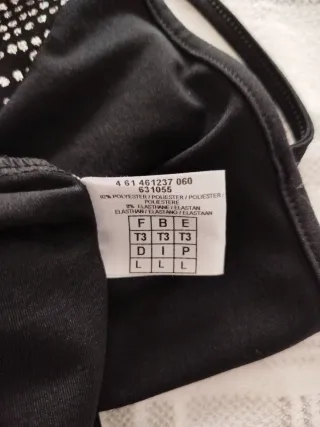 Top con scollo a V e strass