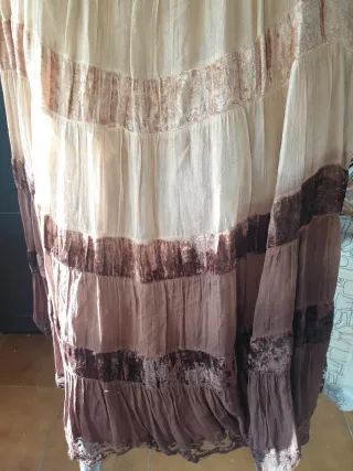 Falda larga vaporosa beige y marrón