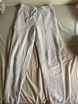 Chándal gris con cordón