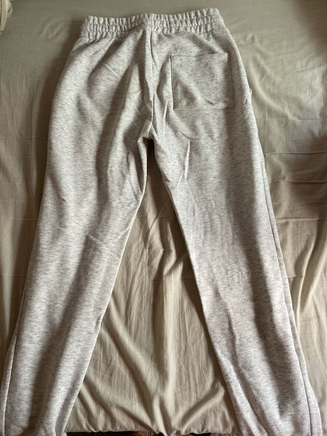 Chándal gris con cordón