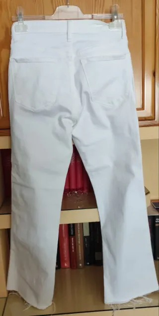Pantalón blanco Mango