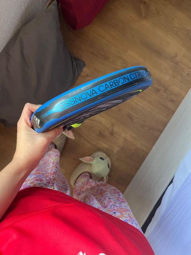 Pala de pádel Adidas Essnova