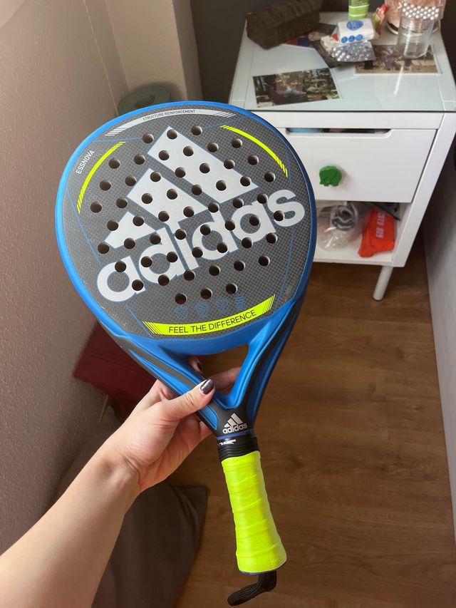 Pala de pádel Adidas Essnova