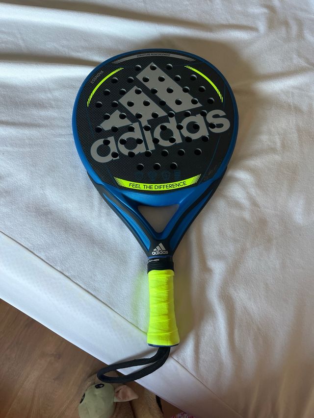 Pala de pádel Adidas Essnova