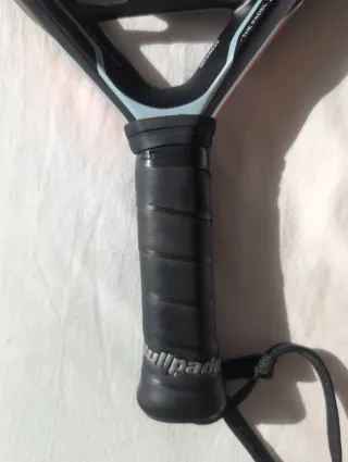 Pala Padel Bullpadel Flow Light 6 meses de uso