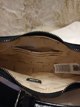 Guess Borsa Mezzaluna LUA Nera Borchie Argento