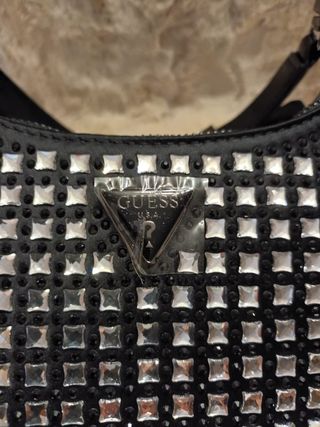 Guess Borsa Mezzaluna LUA Nera Borchie Argento