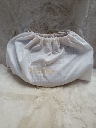 Guess Borsa Mezzaluna LUA Nera Borchie Argento