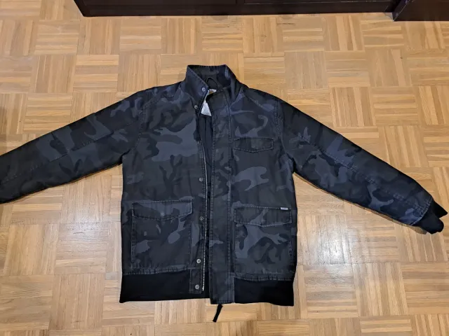 Cazadora Carhartt Camuflaje