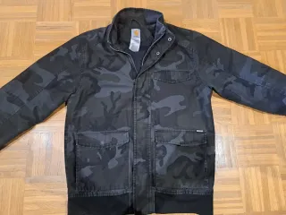 Cazadora Carhartt Camuflaje