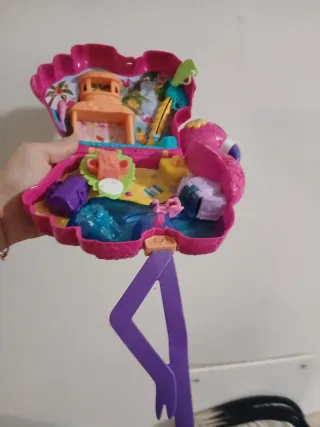 Gioco fenicottero rosa con ali