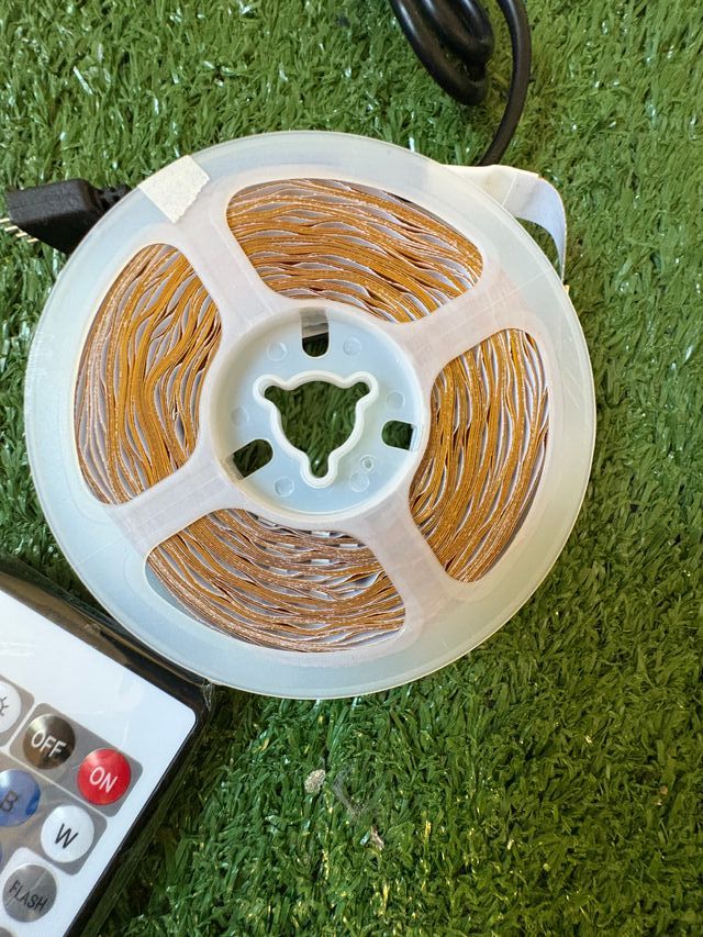 Striscia LED RGB 15 m USB con telecomando 24 tasti