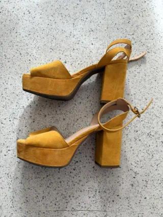 Zapatos de tacón amarillos plataforma talla 38