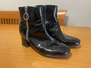 Botín charol negro detalle cremallera T.38