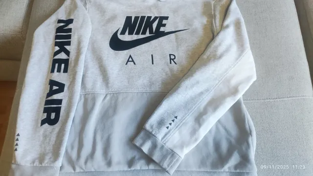 Sudadera Nike Gris Niño 11-13 años.