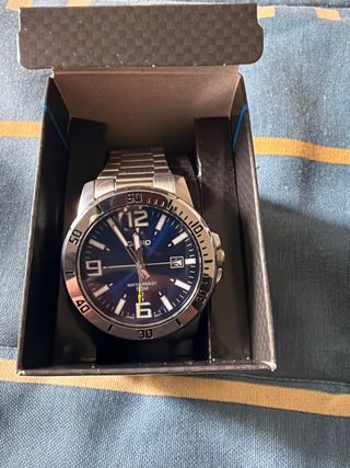 Reloj Casio Azul y Plateado