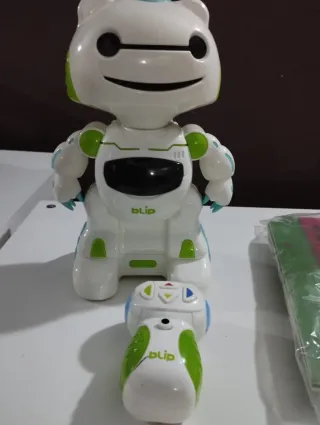 Robot Inteligente Blip con Mando