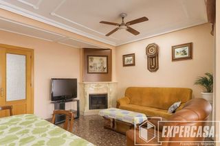 Casa adosada en venta en El Mercado en Manises