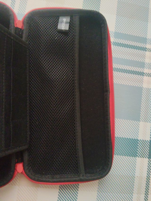 Funda Nintendo Switch Roja con Tira Turquesa