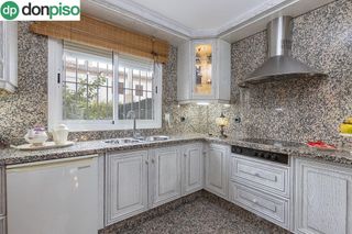 Chalet en venta en Atarfe