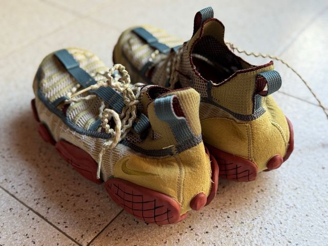 Zapatillas Nike ISPA Link Beige/Rojo