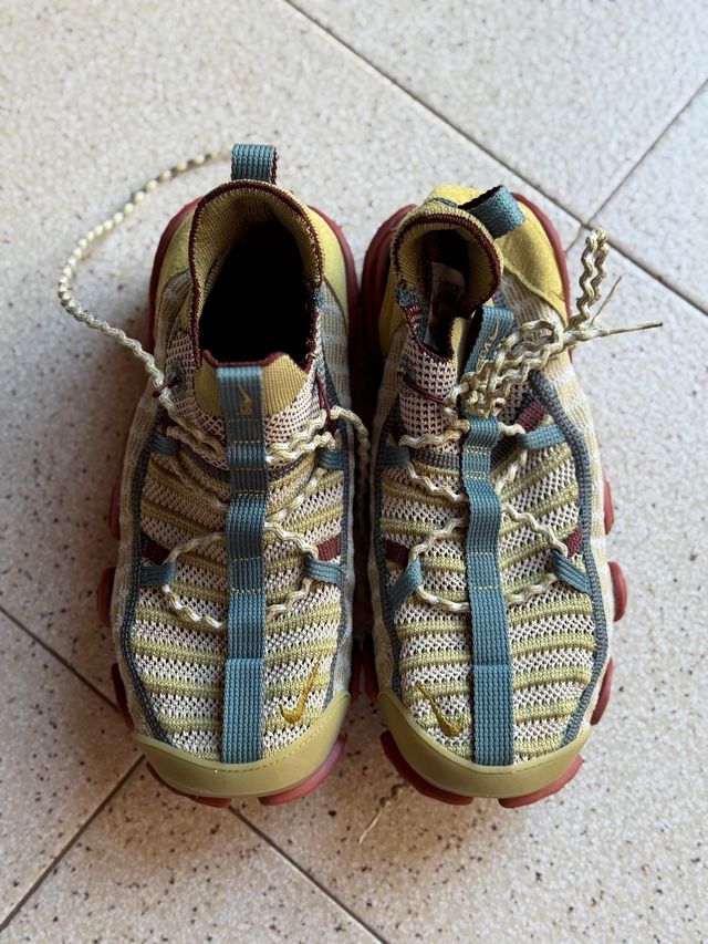 Zapatillas Nike ISPA Link Beige/Rojo