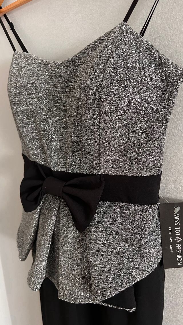 Macacão Festa com brilho Preto e Prata( M) 38