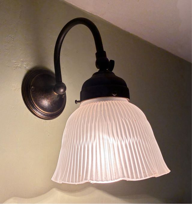 Aplique pared bronce tulipa estriada