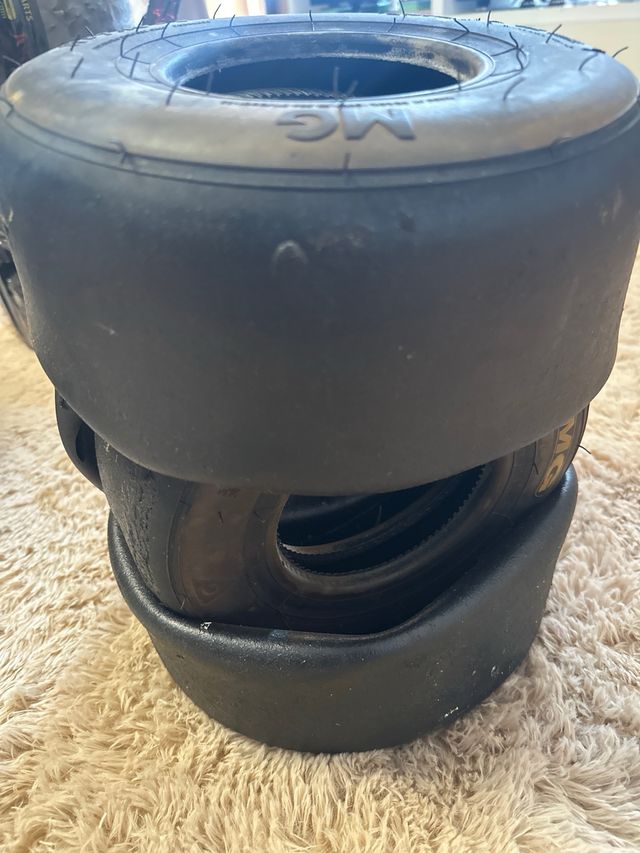 Neumáticos CRG 11x7.10-5 para entreno, usados.