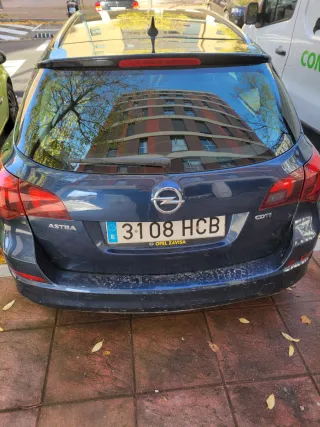 Opel Astra 2011