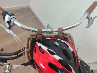 Bicicletas paseo azul oscuro y azul turquesa