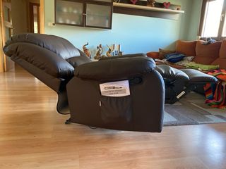 Sillón reclinable de masaje marrón