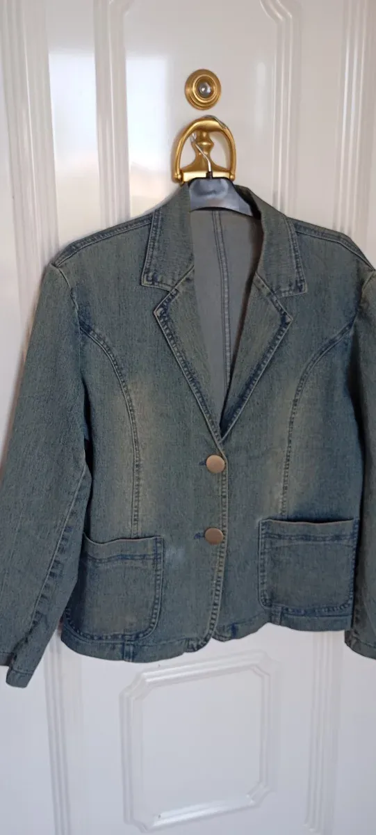 Blazer vaquero desgastado talla 40-42