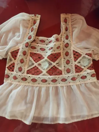Blusa ganchillo y transparente