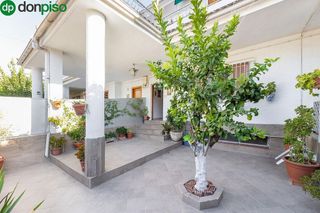 Casa adosada en venta en Atarfe