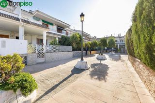 Casa adosada en venta en Atarfe