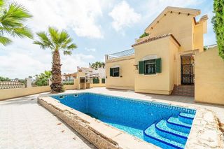 Chalet en venta en Campos de Golf - Villa Martin - Los Dolses en Orihuela