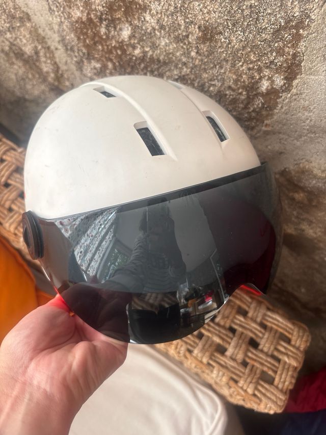 Mono de esquí, casco y botas