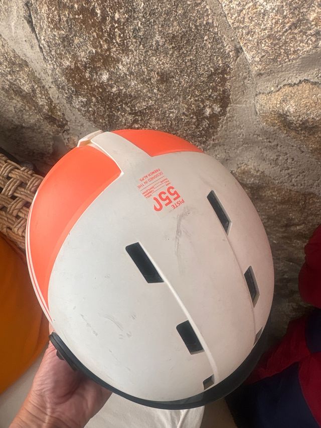 Mono de esquí, casco y botas