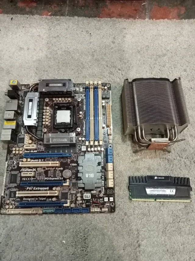 KIT LGA 1155: ASRock P67 Extreme6 + i5-2500 + 16GB